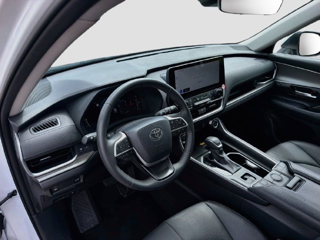 Used 2026 Pearl Toyota XLE image 26