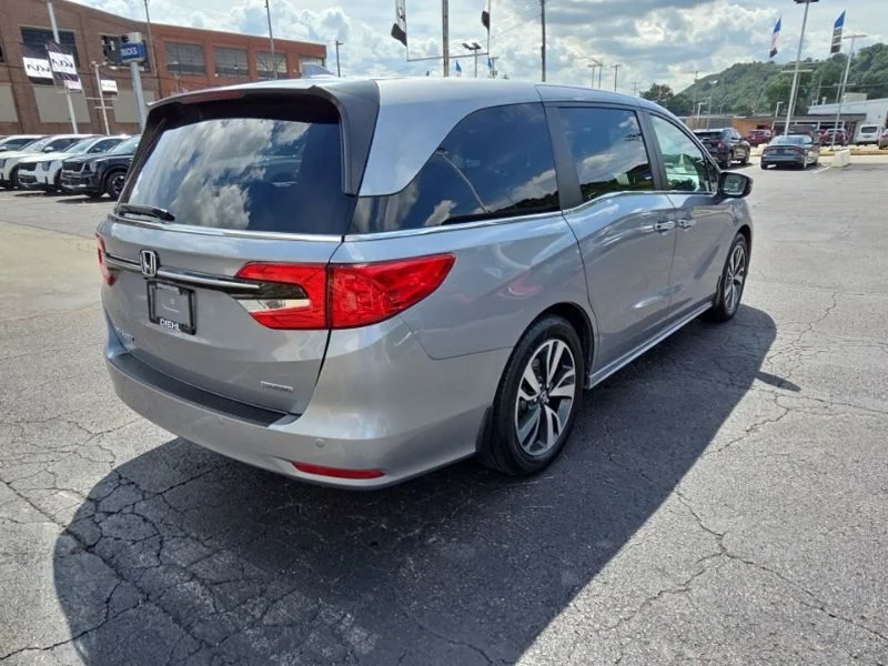 Used 2023  Honda Touring image 7