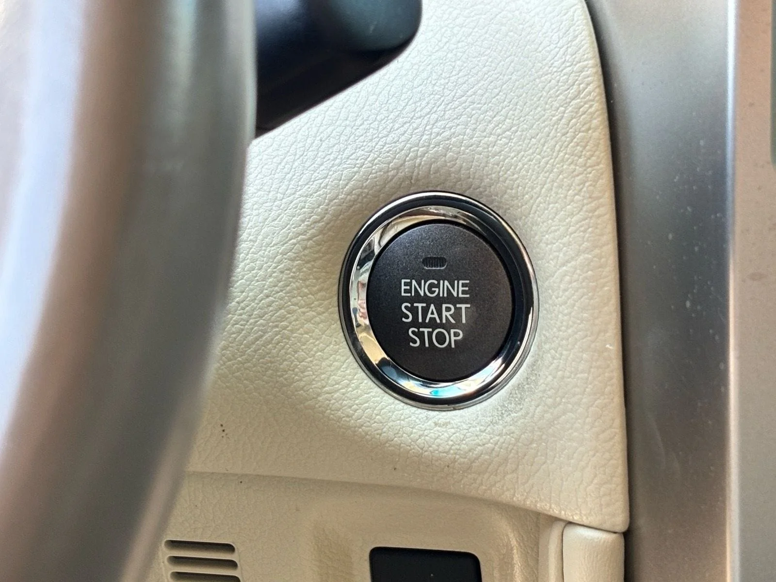 Used 2019 Starfire Pearl Lexus 460 image 21