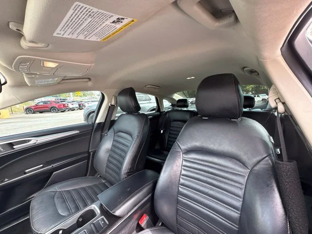 Used 2019 Black Ford SE image 30