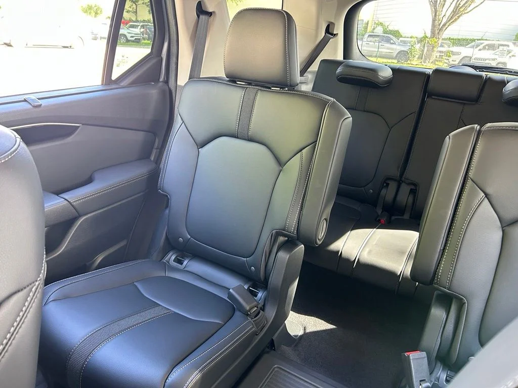 Used 2024  Honda EX-L image 12