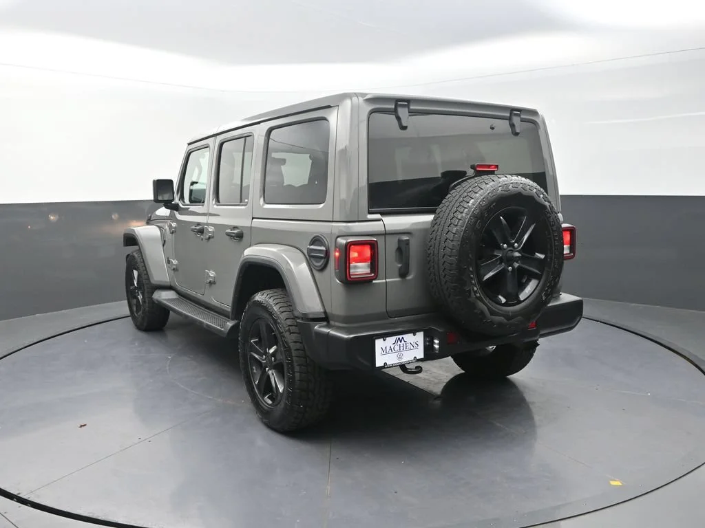 Used 2021 Gray Jeep Unlimited Sahara Altitude image 8