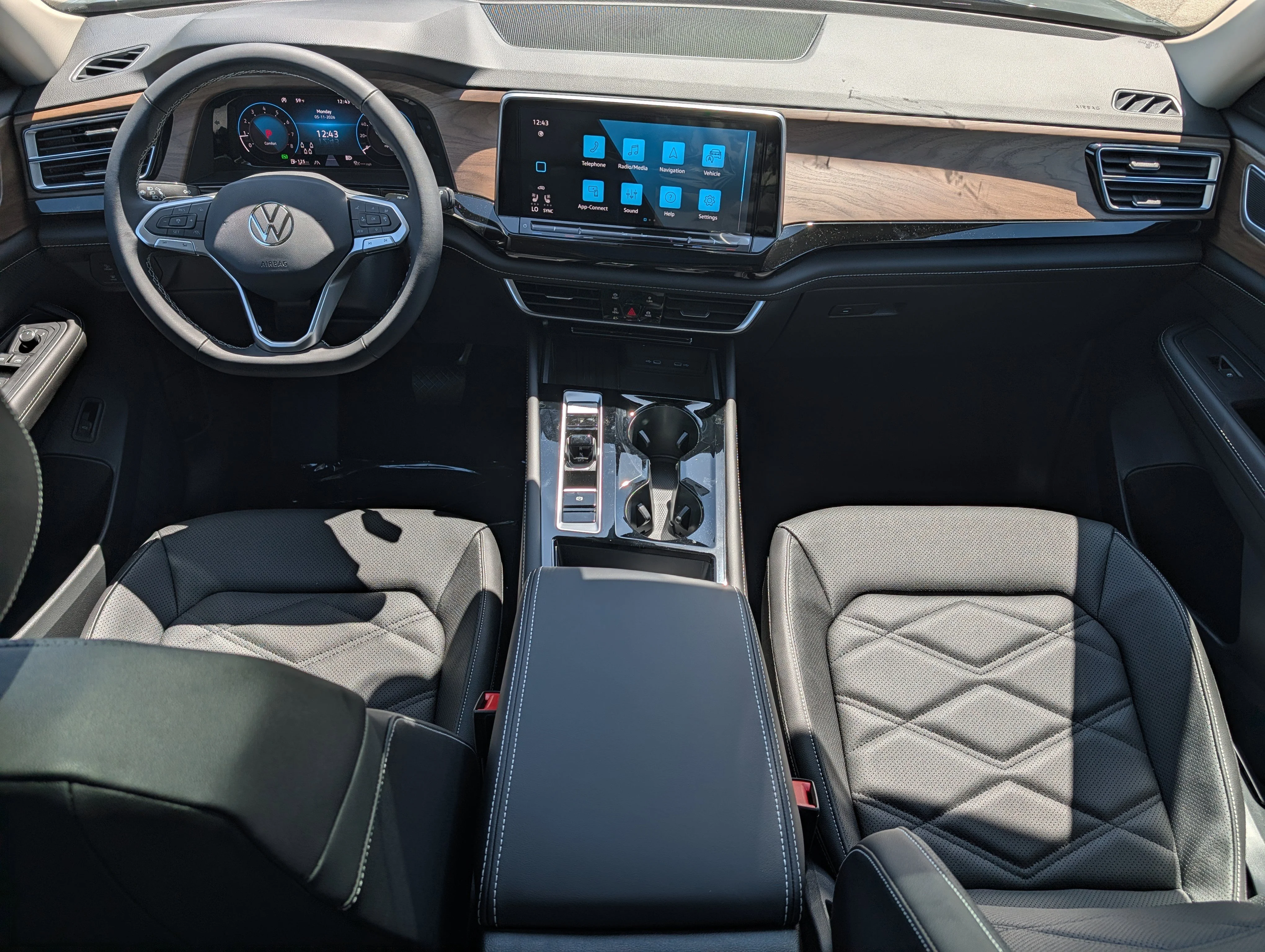 New 2026 Pure Gray Volkswagen 2.0T SE w/Technology image 8
