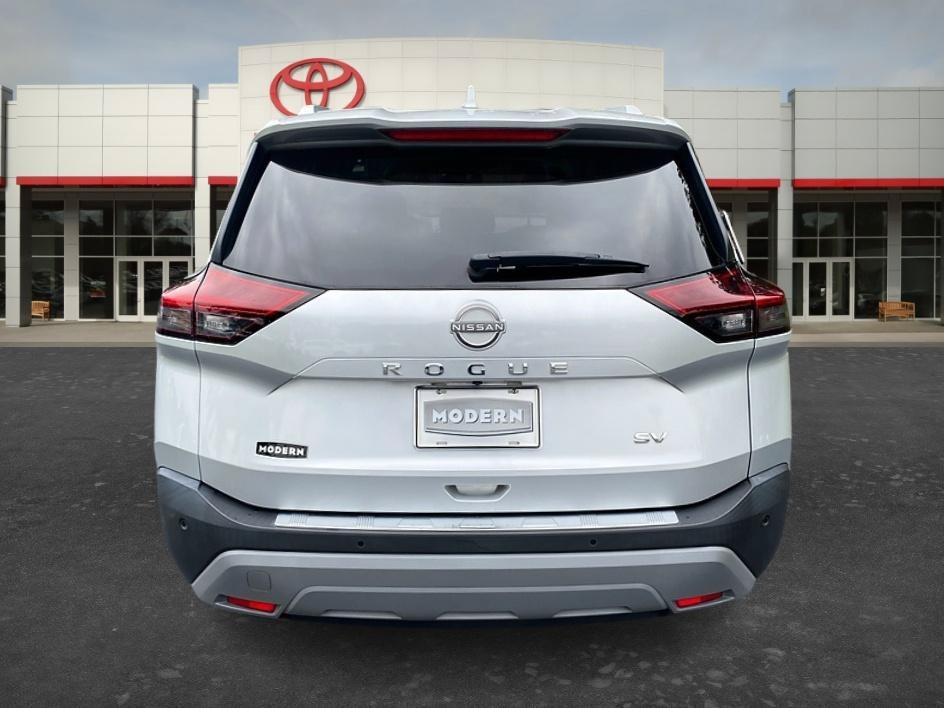 Used 2022 Brilliant Silver Metallic Nissan SV image 6