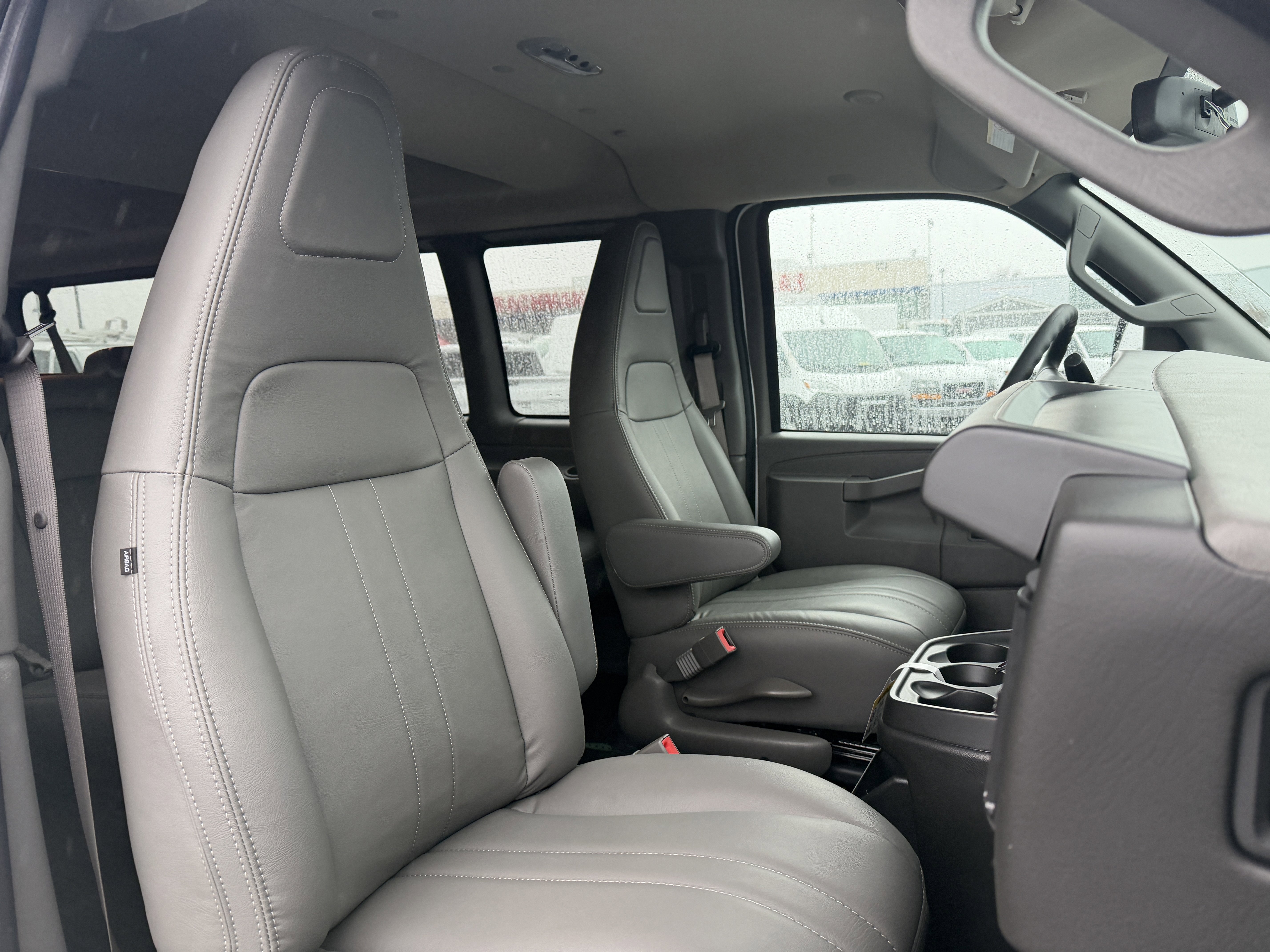 New 2025 Summit White Chevrolet 1LS image 19
