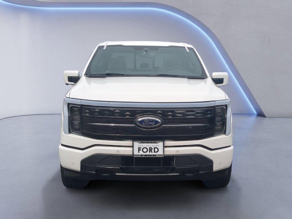 Used 2023 White Metallic Ford Platinum image 10