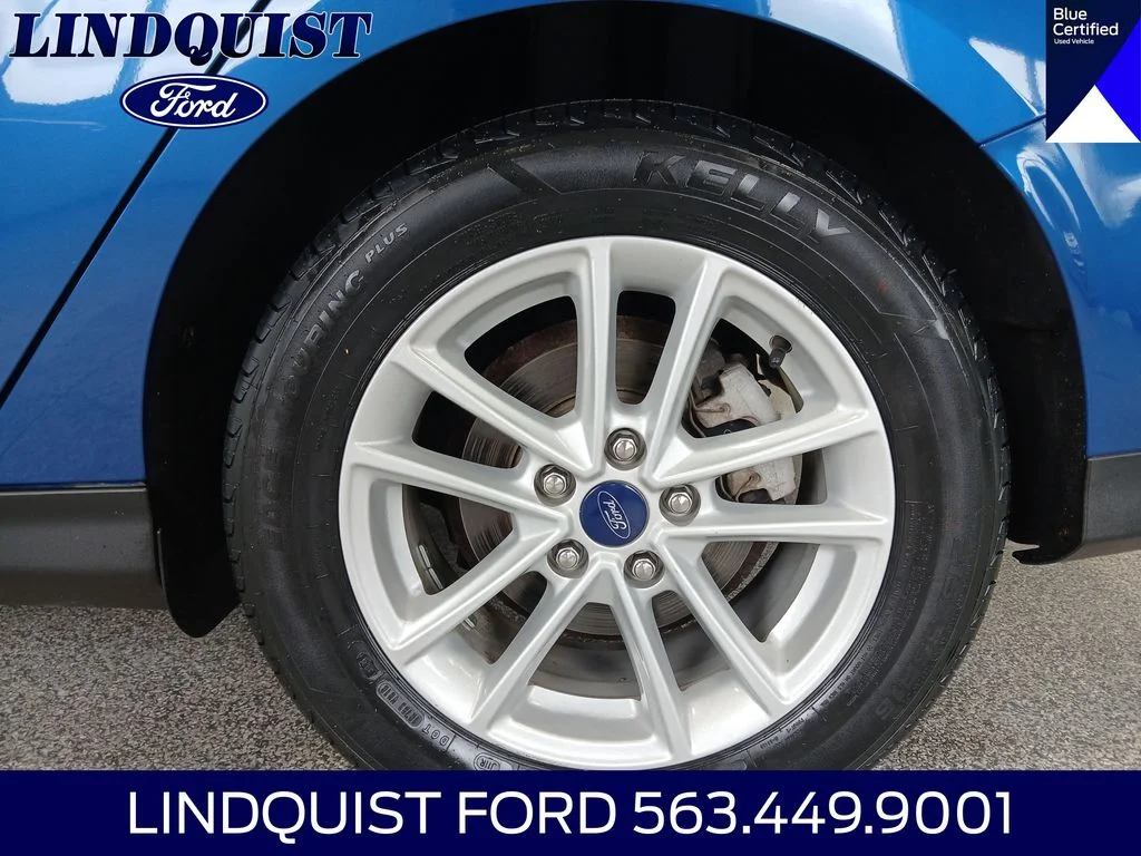Used 2018 Blue Ford SE image 23