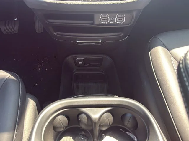 2025 Chrysler Pacifica Select - Photo 25