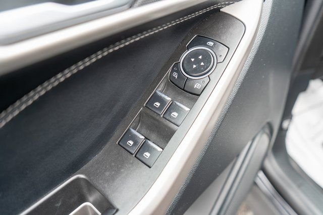 Used 2023 Black Metallic Ford XLT image 18