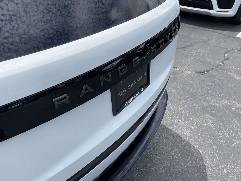 New 2026 Fuji White Land Rover SE image 8