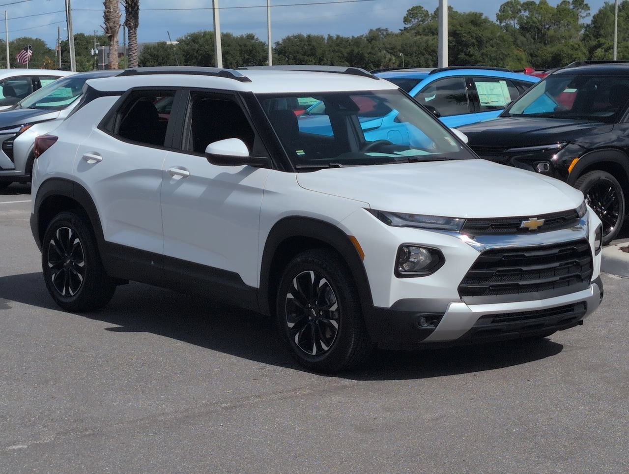 Used 2023 Summit White Chevrolet LT image 2