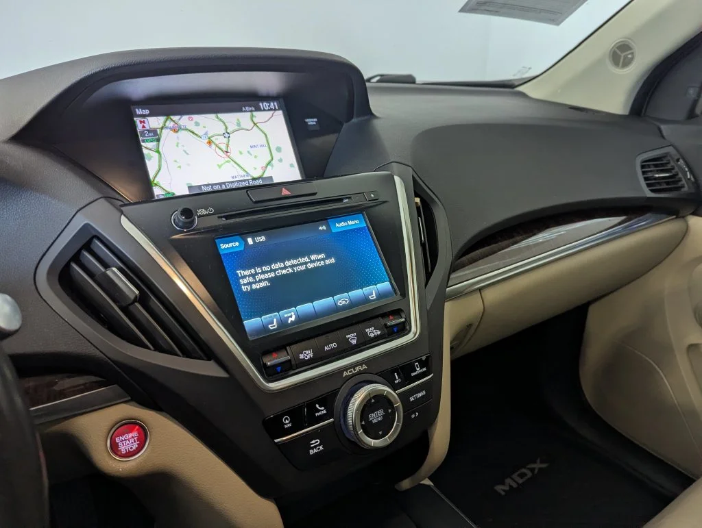 Certified Used 2018 White Acura 3.5L image 11