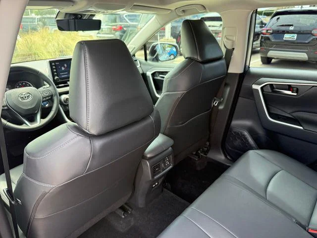 Certified Used 2021 SILVER SKY METALLIC Toyota Hybrid XLE Premium image 29