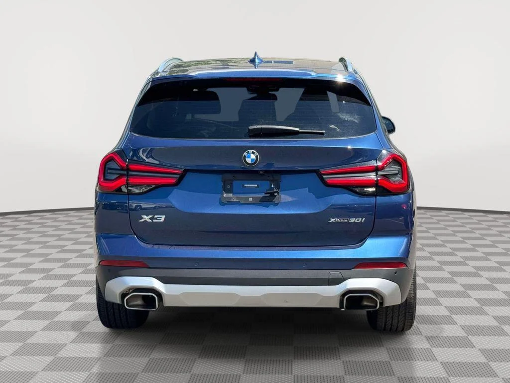 Used 2022 Phytonic Blue Metallic BMW xDrive30i image 6