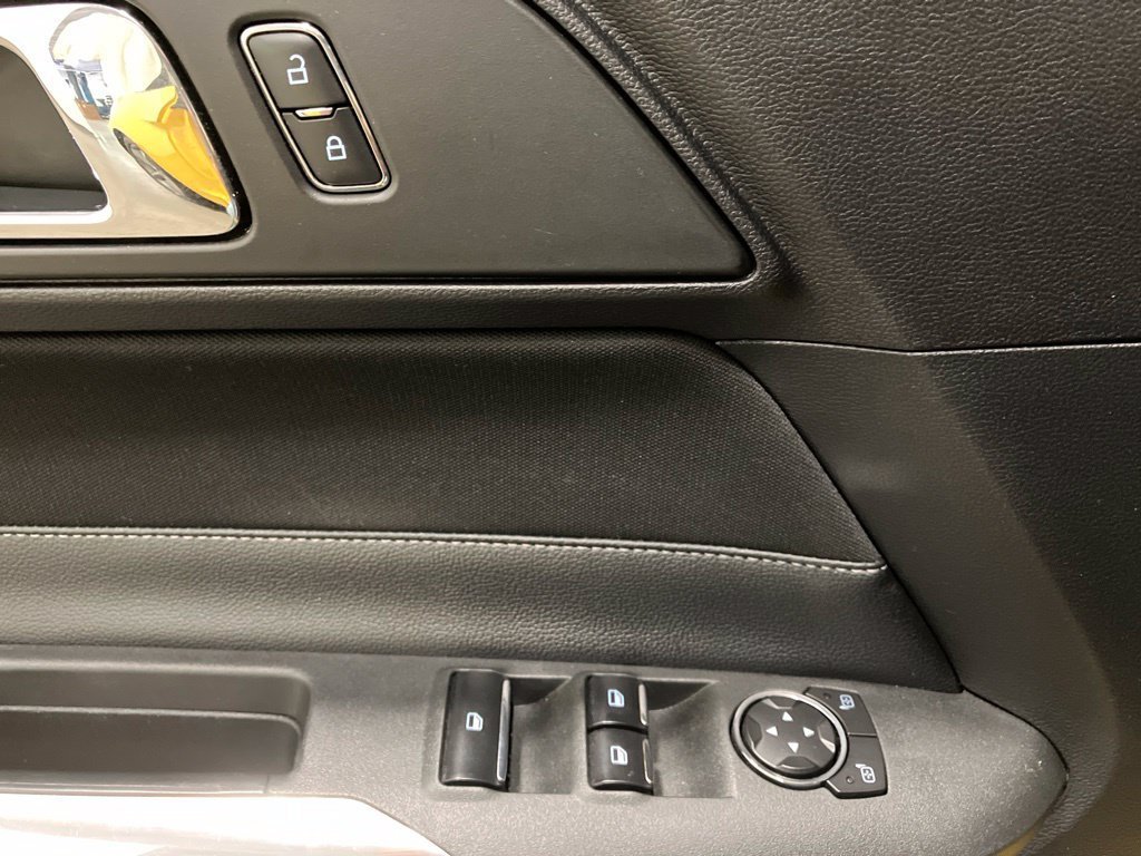 Used 2016 Yellow Ford V6 image 8