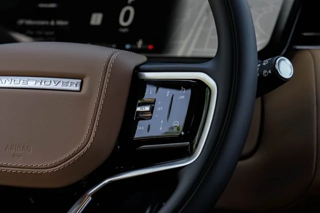 New 2026  Land Rover SE image 23