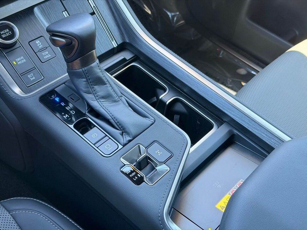 Used 2024  Lexus 550 Premium+ image 38