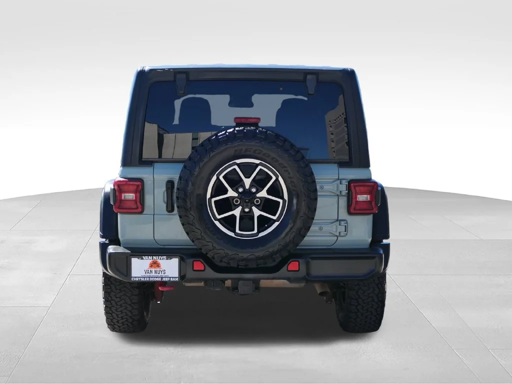 Used 2024 Earl Clearcoat Jeep Rubicon image 4