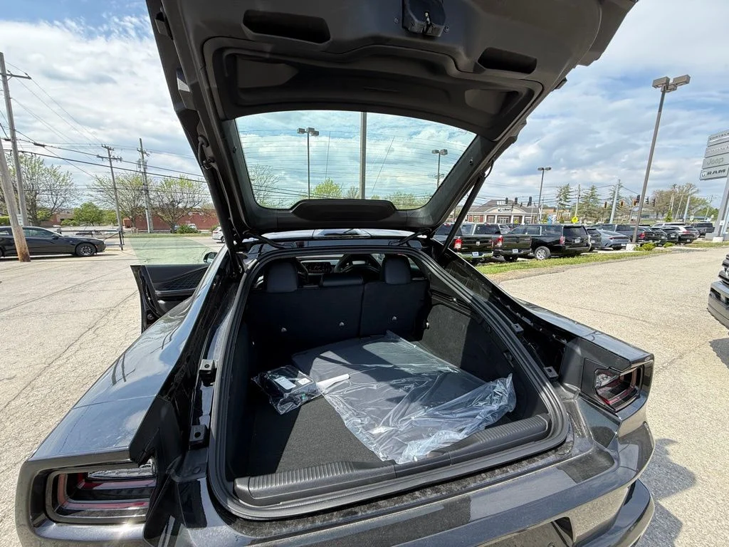 New 2026 Diamond Black Crystal Pearlcoat Dodge R/T Plus image 26