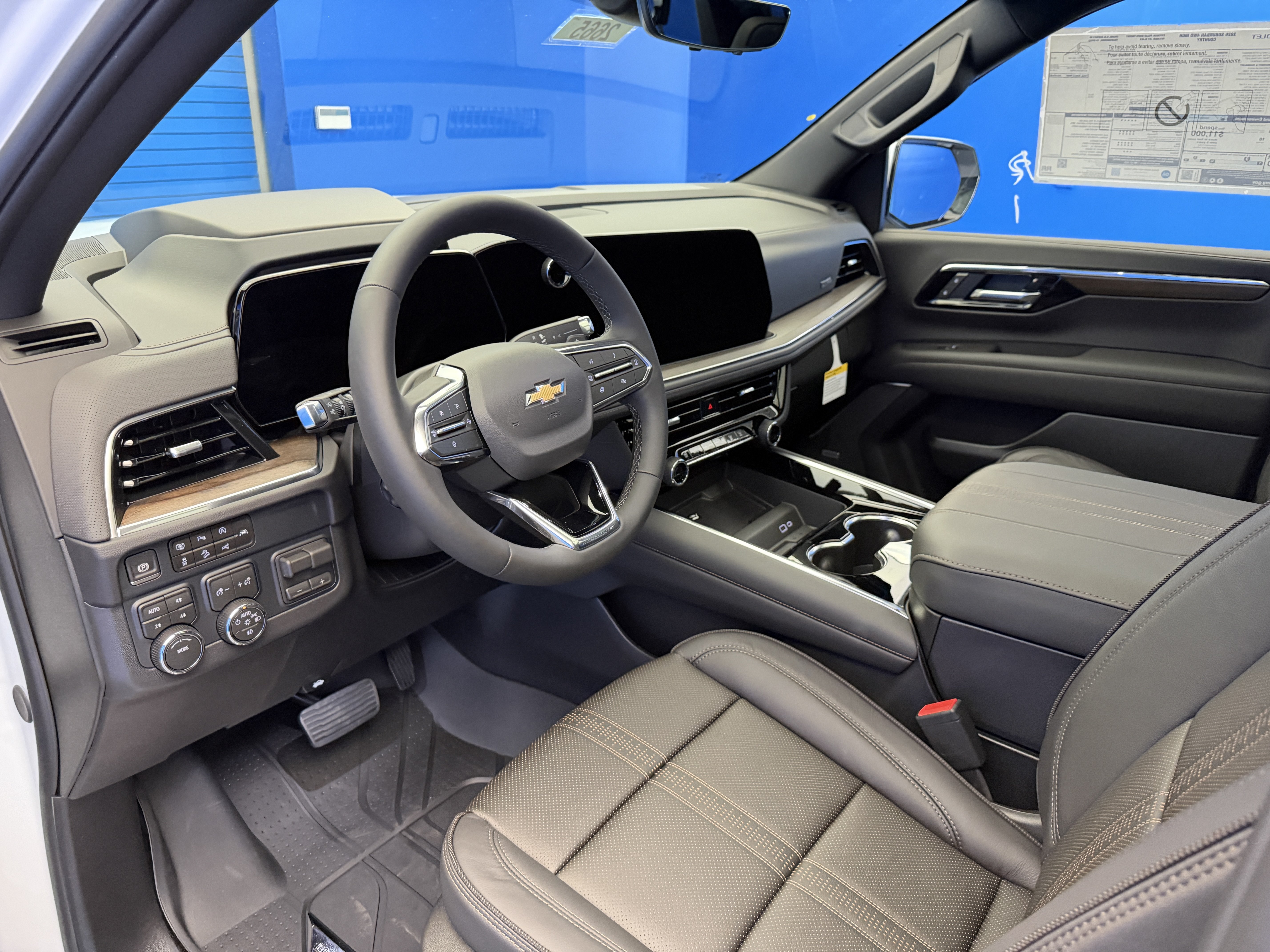 2026 Chevrolet Suburban High Country - Photo 13