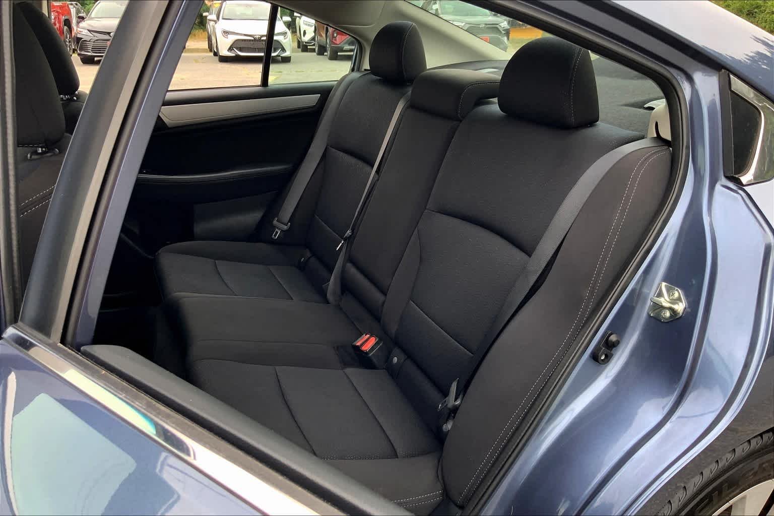 Used 2017 Twilight Blue Metallic Subaru Premium image 21