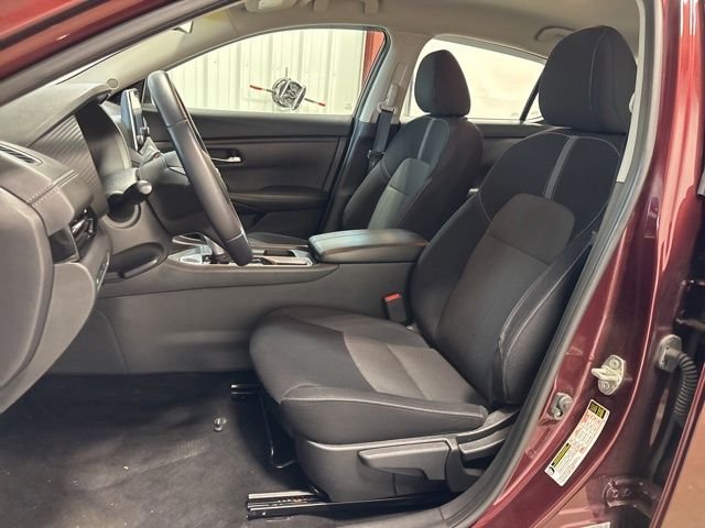 Used 2020 Rosewood Metallic Nissan SV image 13