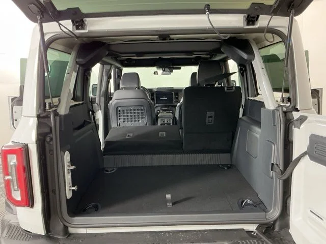 New 2026 Avalanche Gray Ford Badlands image 25