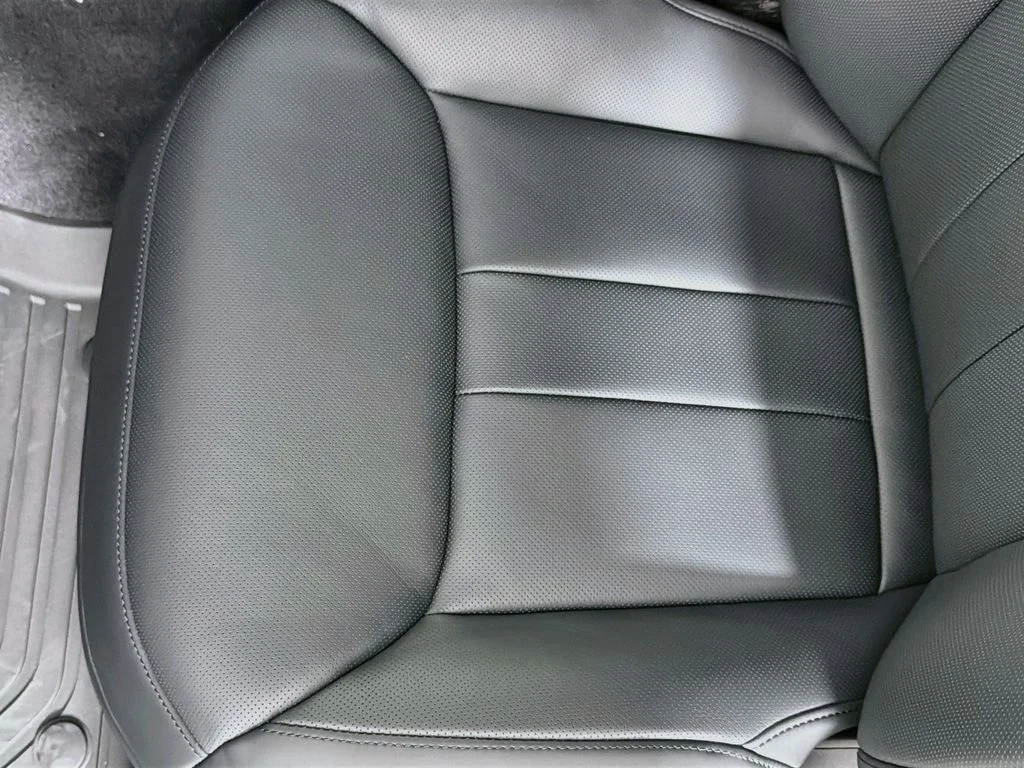 New 2026 Santorini Black Land Rover Dynamic SE image 20