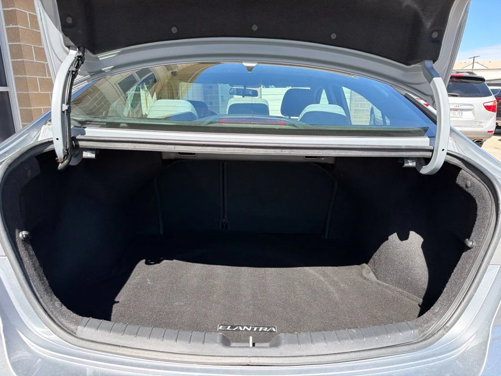 Used 2017 Gray Hyundai SE image 21