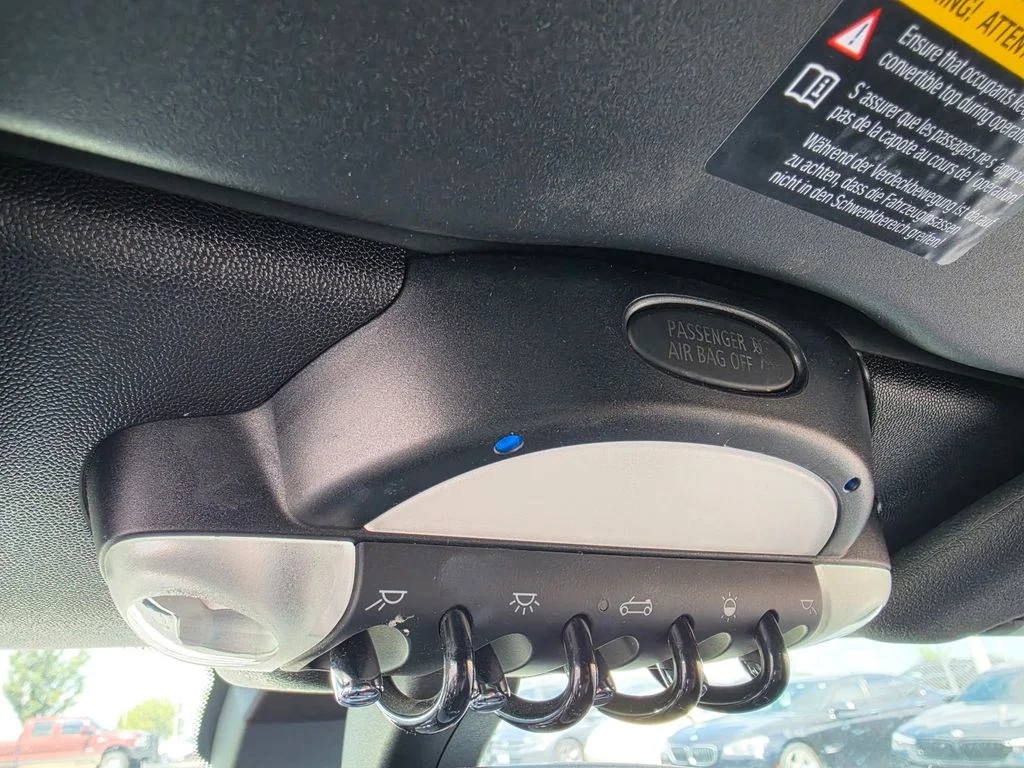 Used 2015 White MINI Base image 20