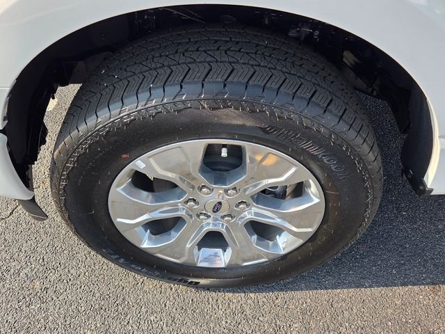 New 2026 Star White Metallic Tri-Coat Ford Platinum image 41