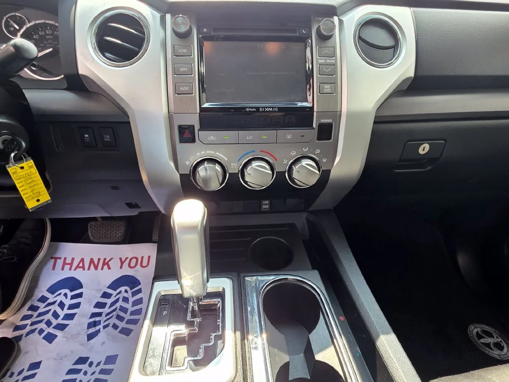Used 2015 Gray Toyota SR5 image 17