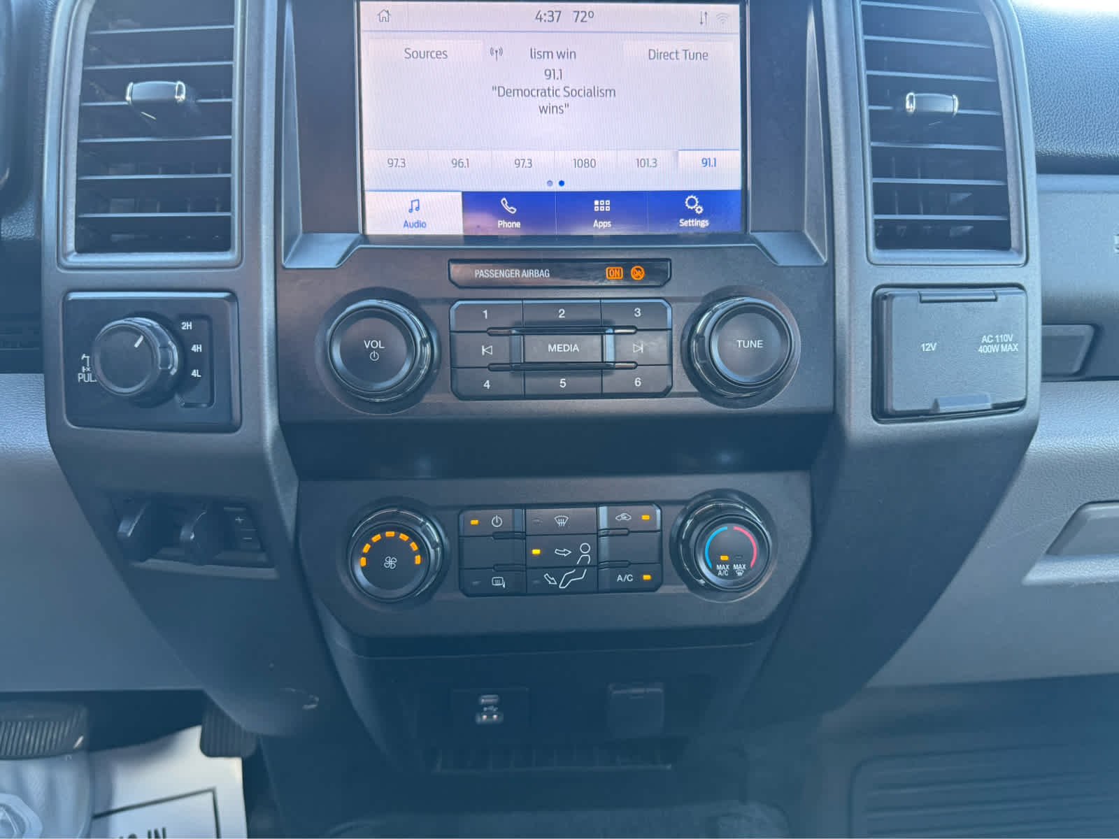 Used 2020 Blue Jeans Metallic Ford XL image 18