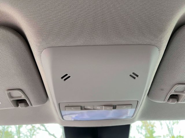 Used 2018 Gray Buick Preferred image 35