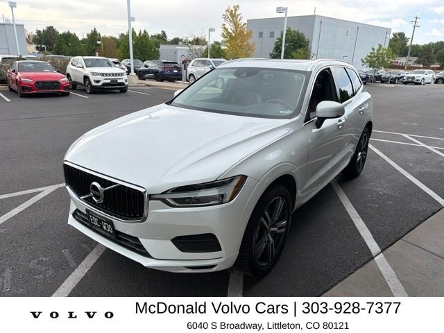 Used 2020 White Volvo T5 Momentum image 1