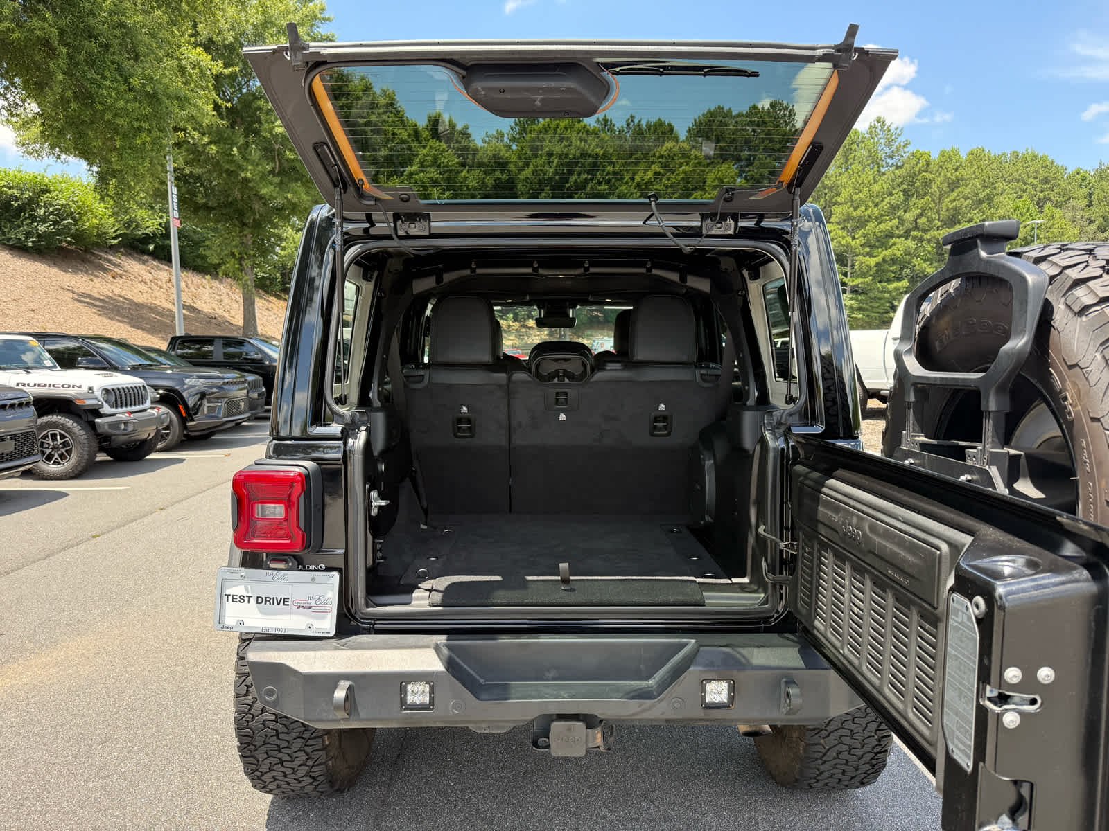 Used 2024 Black Clearcoat Jeep Rubicon X image 30