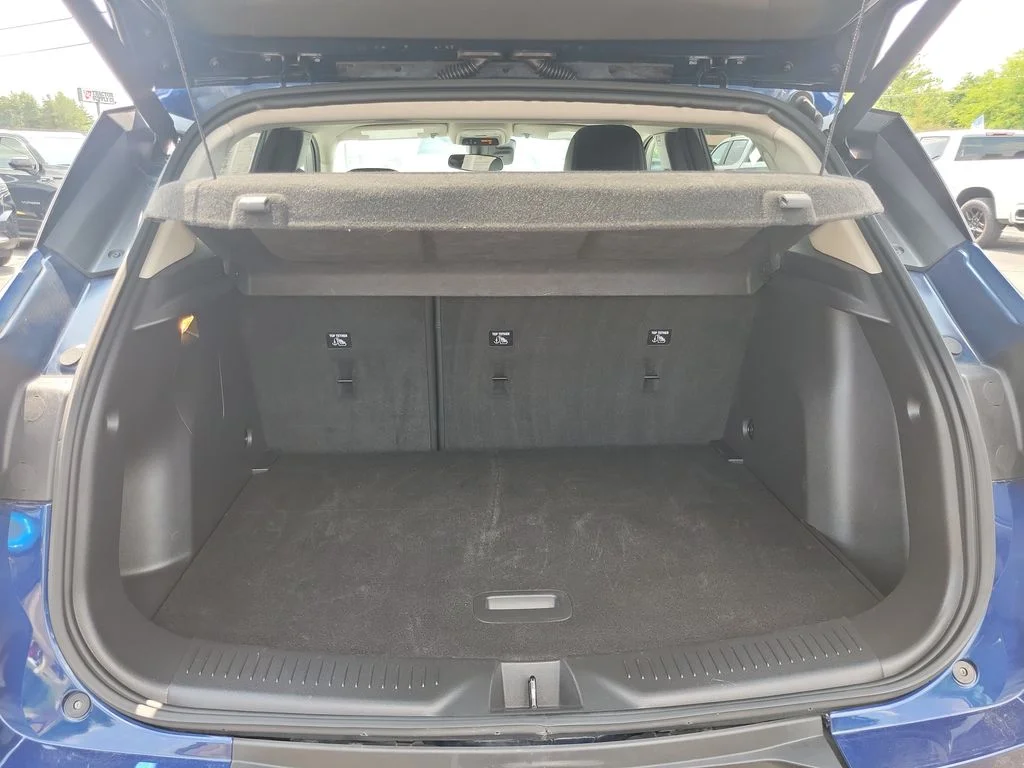 Used 2022 Blue Buick Select image 28