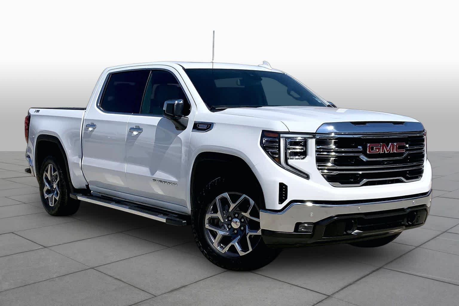 Used 2025 Summit White GMC SLT image 3