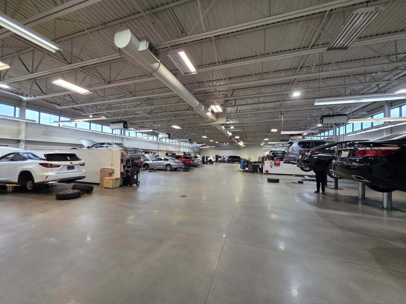 Certified Used 2023 White Pearl Lexus 350 Luxury image 8