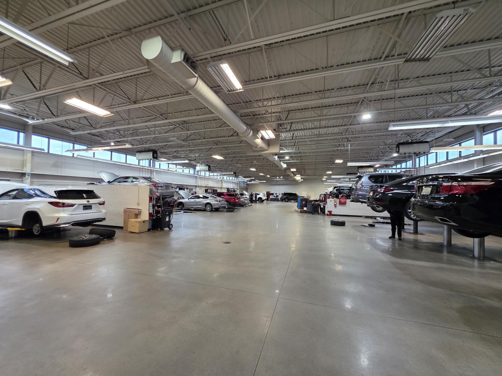 Used 2014 Mica Lexus 350 image 8