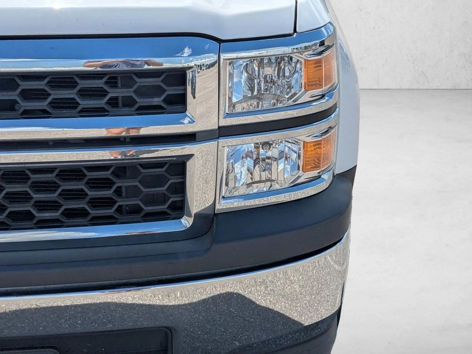 Used 2015 Summit White Chevrolet LS image 9