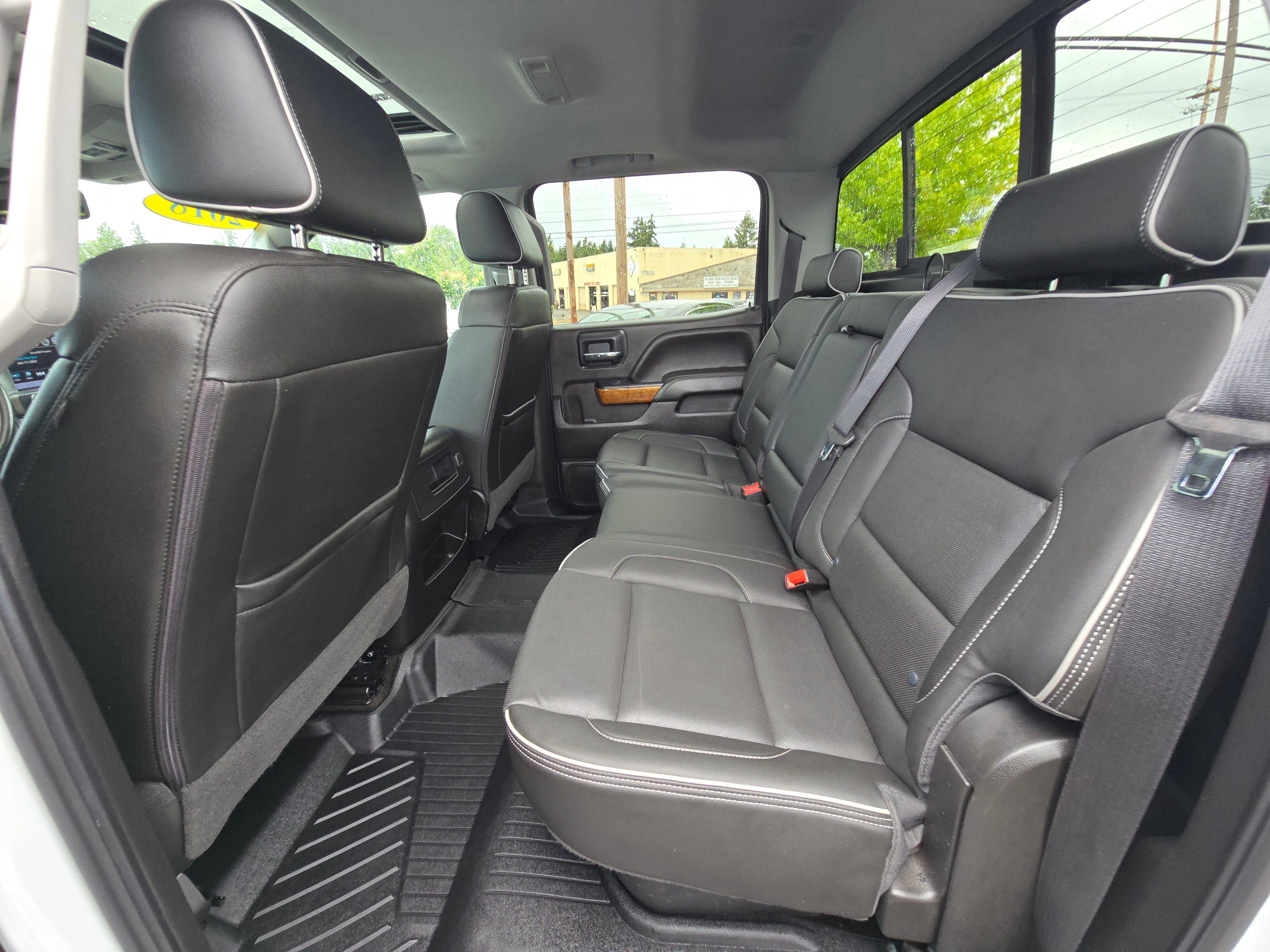 Used 2018 IRIDESCENT PEARL TRICOAT Chevrolet High Country image 16