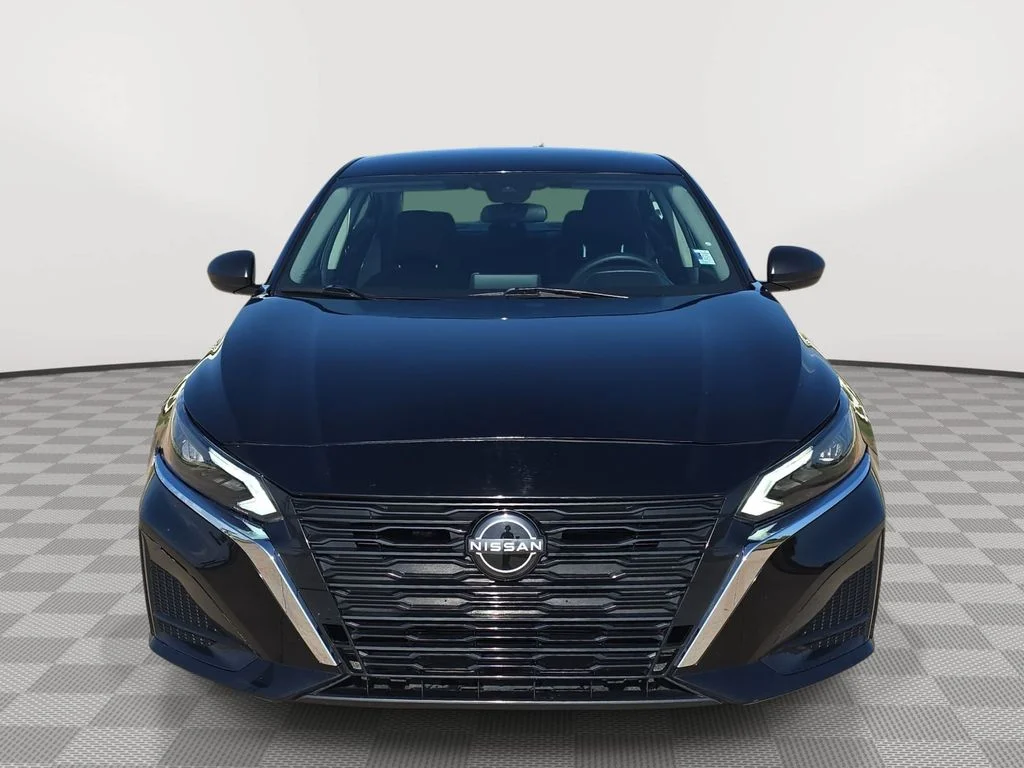 Used 2024  Nissan 2.5 SV image 9
