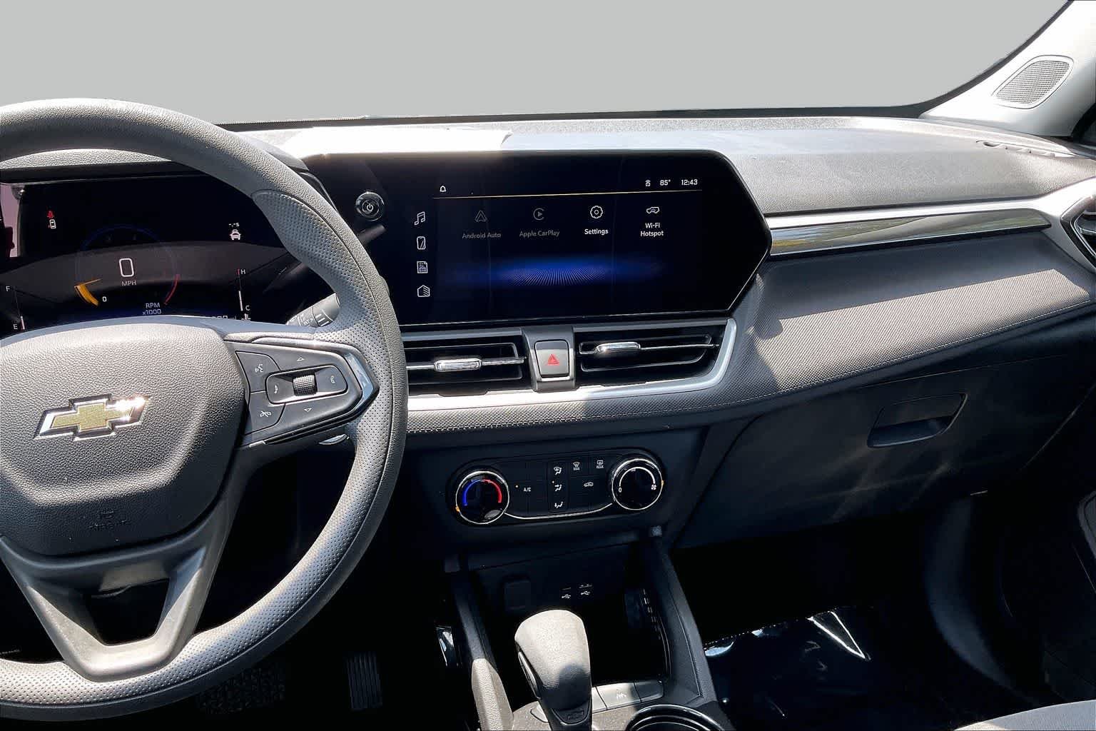 Used 2025 Summit White Chevrolet LS image 7