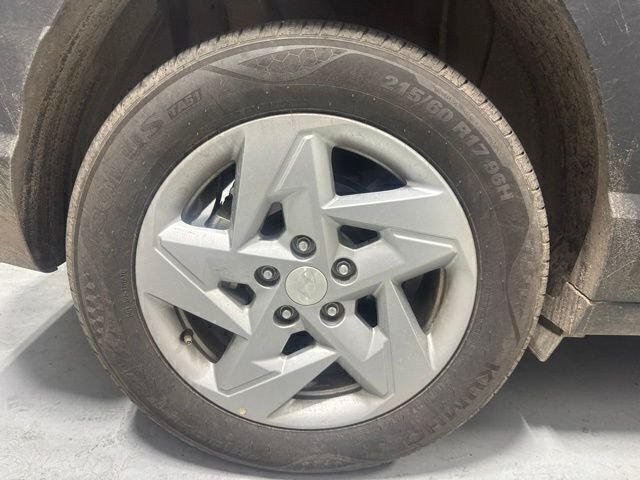 Used 2025 Gray Hyundai SE image 6