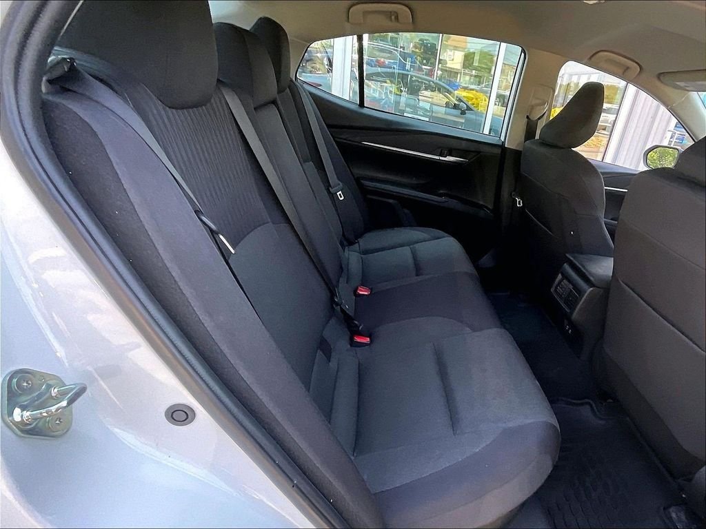 Used 2025 White Toyota LE image 16