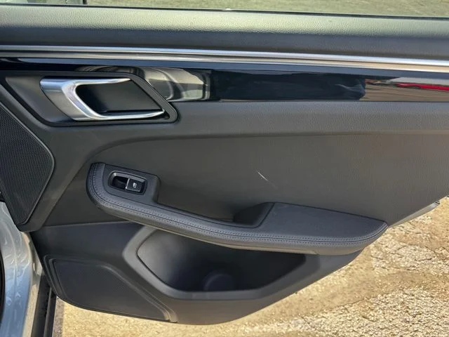 2021 Porsche Macan S - Photo 15