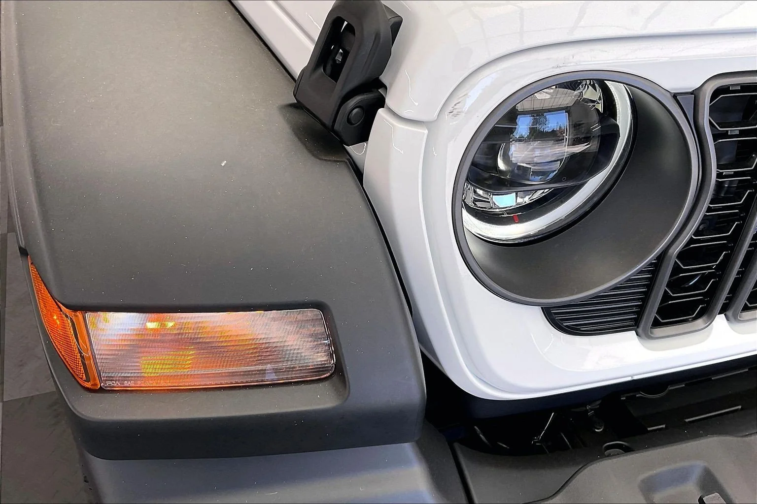 New 2026 Bright White Clearcoat Jeep Sport S image 15
