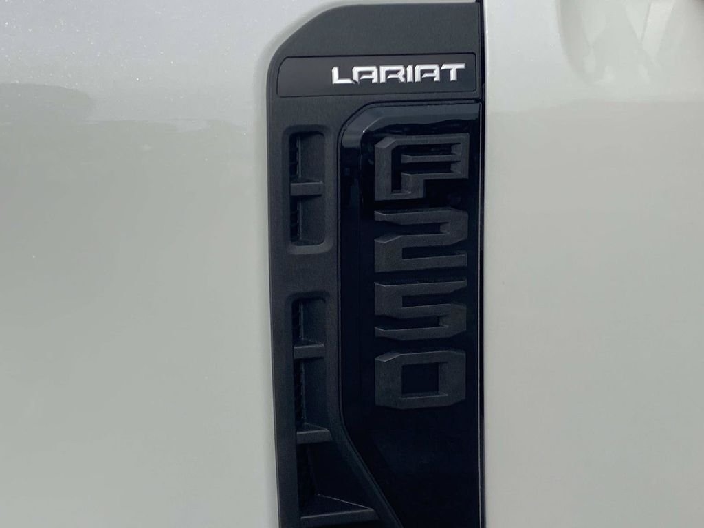 New 2026 Star White Metallic Tri-Coat Ford F-250® Lariat® image 8