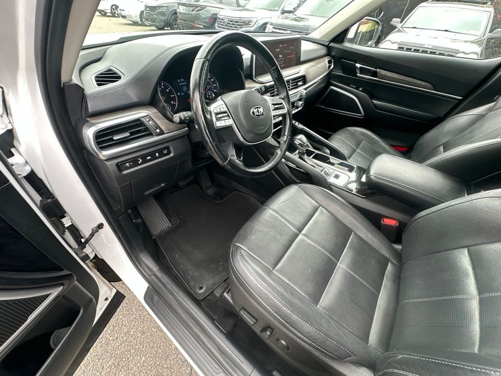 Used 2020 White Kia EX image 9